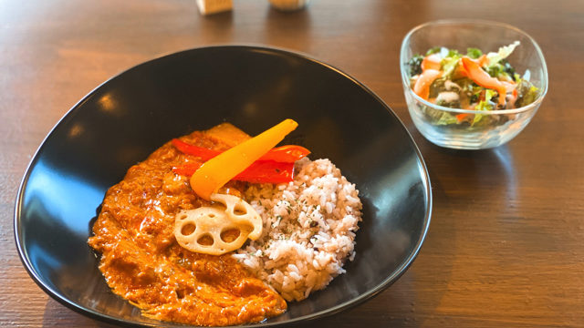 Cocon cafe＆gallery（ココンカフェ＆ギャラリー）のバターチキンカレー