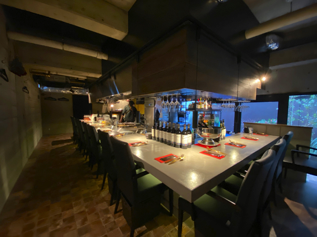 鉄板マフィア uni&beef 吉祥寺店の店内