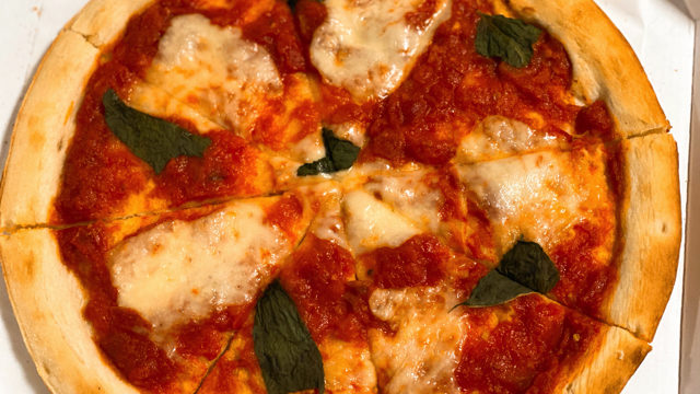 吉祥寺「Vegi&Pizza」のマルゲリータピザ