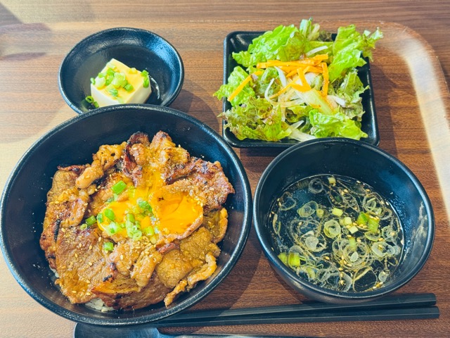 三鷹「焼肉ホルモン菜苑 ちゃめ屋」
