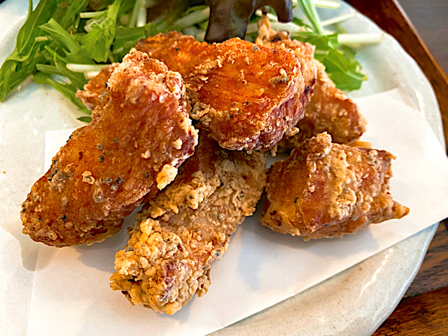 西荻窪「鶏時々豚」の唐揚げ