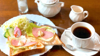 三鷹「茶房 ふれーず」のモーニング1
