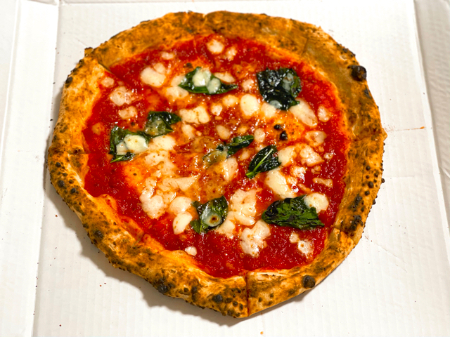 PIZZA SALVATORE CUOMO（ピザ サルヴァトーレ・クオモ）三鷹店のピザ