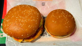 バーガーキングのワッパーとハンバーガー