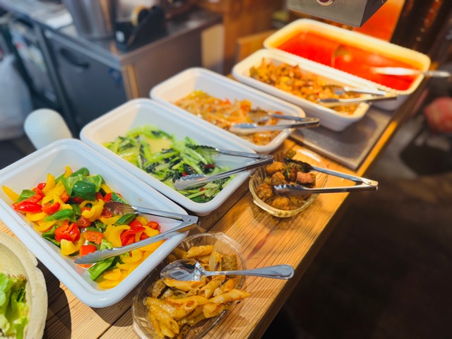 吉祥寺「トーキングゴリラ&デブー」ランチバイキング