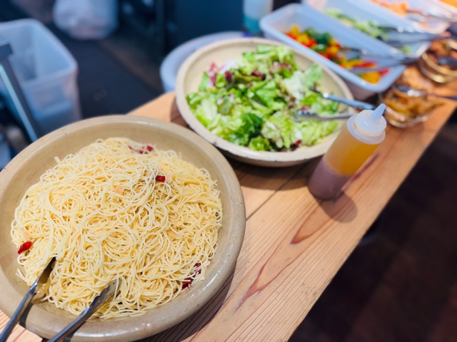 吉祥寺「トーキングゴリラ＆デブー」ランチバイキング