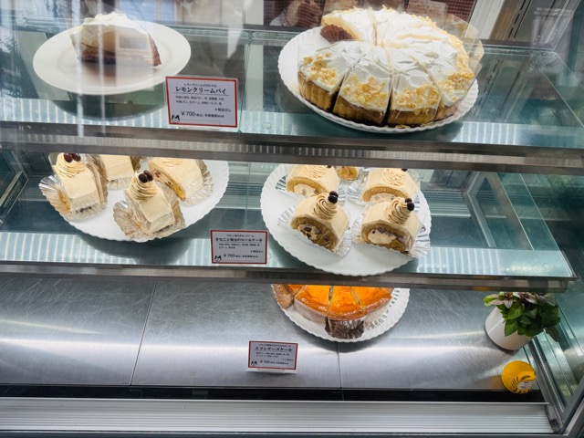 クレヨンハウス 東京店(吉祥寺)オーガニックレストラン広場の「ケーキおばさん」