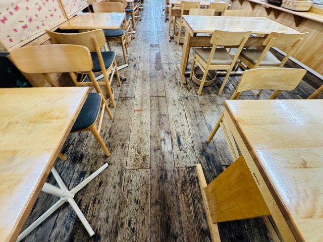 クレヨンハウス 東京店(吉祥寺)オーガニックレストラン広場の「ケーキおばさん」