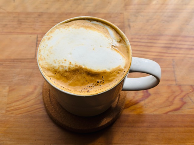 三鷹北口「COLOR2」パン屋COLOR(カラー)のイートイン・カフェスペースのモーニング