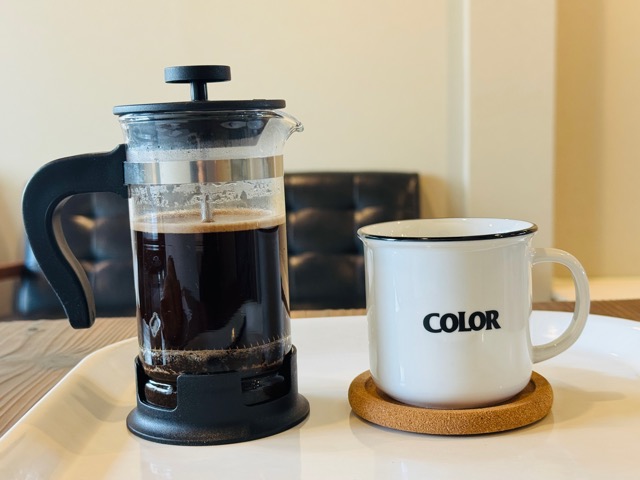 三鷹北口「COLOR2」パン屋COLOR（カラー）のイートイン・カフェスペース