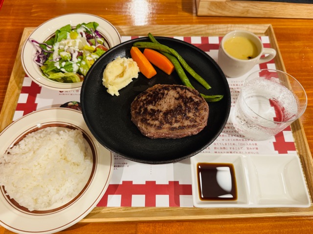 とろけるハンバーグ フクヨシ 吉祥寺店