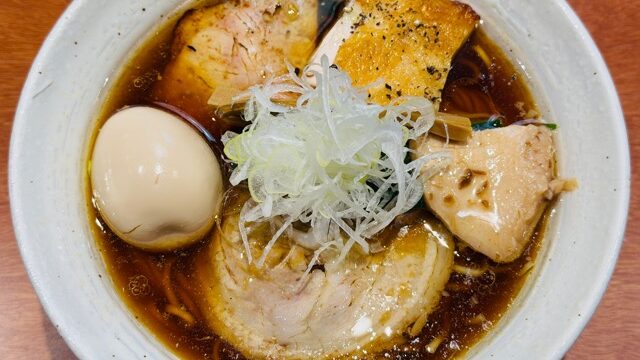 三鷹「麺屋さくら井」移転ラーメン