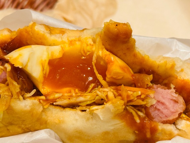 モスバーガーの月見バーガー「月見フォカッチャ」