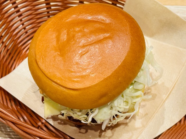 モスバーガーの月見バーガー「月見フォカッチャ」