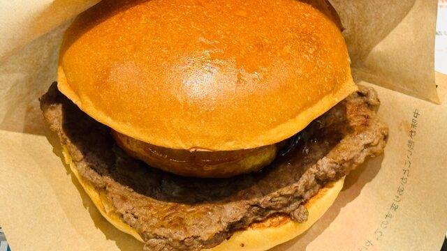 ウェンディーズ・ファーストキッチンの月見バーガー「月見もっち」