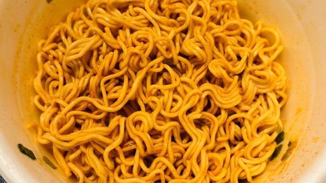 ベース焼きそば トムヤムまぜそば