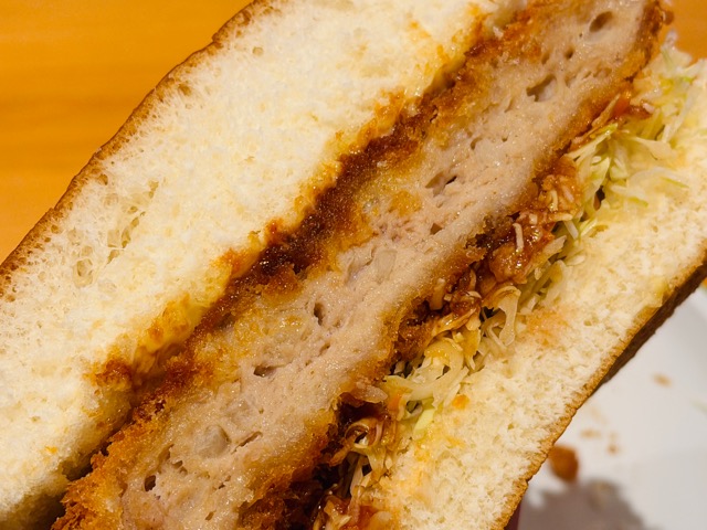 コメダ珈琲店「ドデカメンチバーガー」カロリーや値段・販売期間・感想