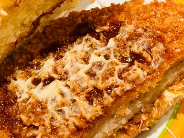 コメダ珈琲店「ドデカメンチバーガー」カロリーや値段・販売期間・感想