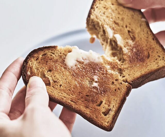 ベースブレッド 食パンはどこで売ってる