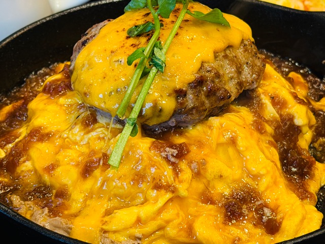 肉とたまご 吉祥寺店 オムライス