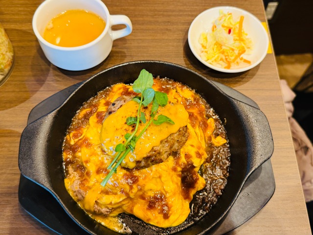 肉とたまご 吉祥寺店 オムライス