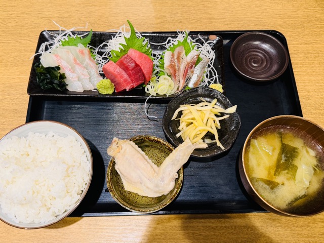 魚の四文屋 三鷹店