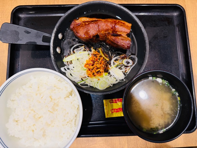 吉野家「厚切り豚角煮定食」