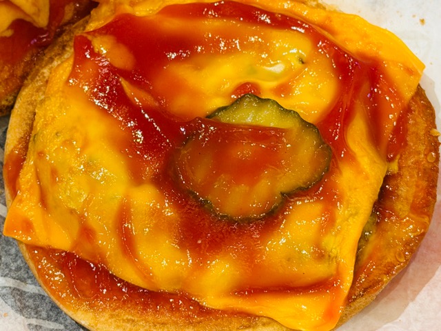 バーガーキングのモーニング「チーズバーガーコンビ」