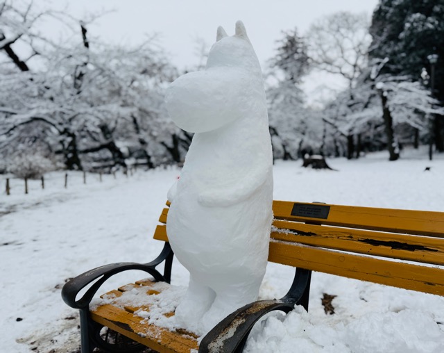 【2026年冬】雪の積もる「井の頭公園」｜ムーミン雪だるま