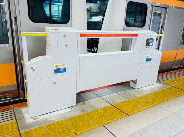 JR武蔵境駅にホームドアが設置