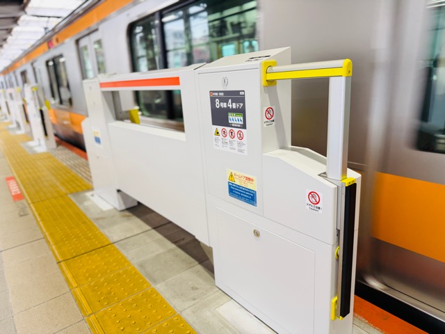 JR武蔵境駅にホームドアが設置