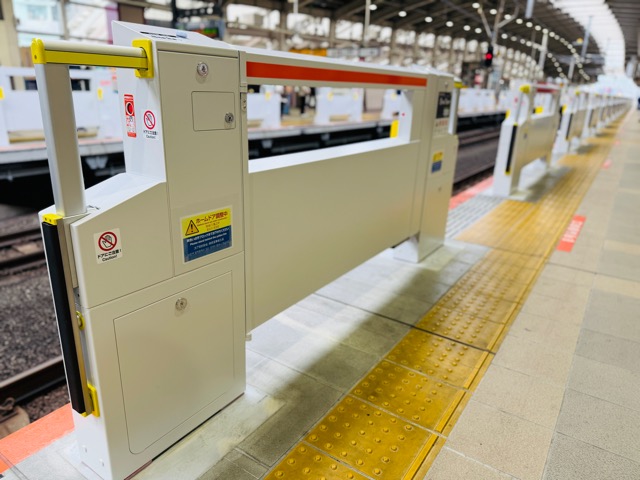 JR武蔵境駅にホームドアが設置