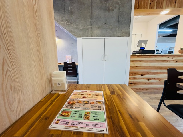 THE CHICKENS（ザ チキンズ）吉祥寺店 フライドチキン専門店