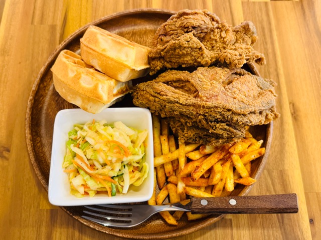 THE CHICKENS（ザ チキンズ）吉祥寺店 フライドチキン専門店