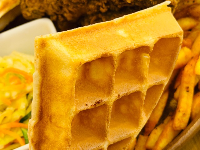 THE CHICKENS（ザ チキンズ）吉祥寺店 フライドチキン専門店