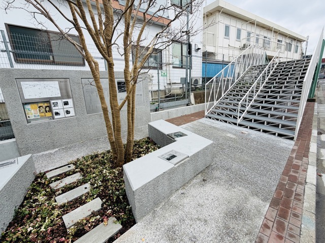 三鷹跨線人道橋跡ポケットスペースが開設!太宰治ゆかりの橋