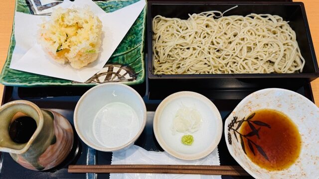 三鷹北口「手打そば 燈り（あかり）」