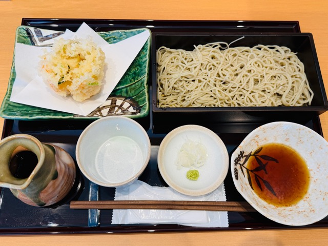 三鷹北口「手打そば 燈り（あかり）」