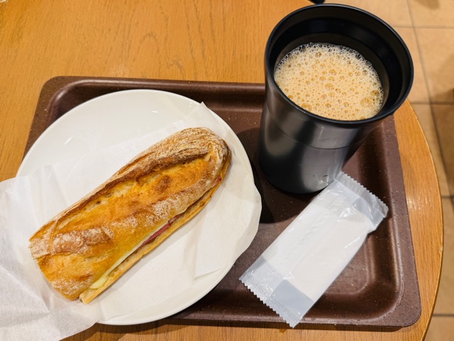 スタバ モーニング 何時まで