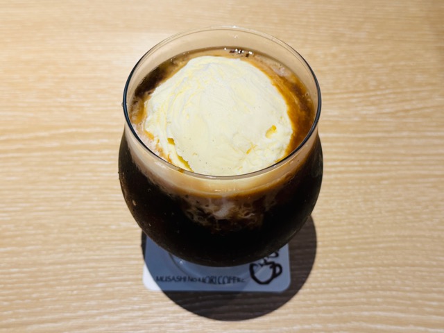 むさしの森珈琲のコーヒーゼリーフロート