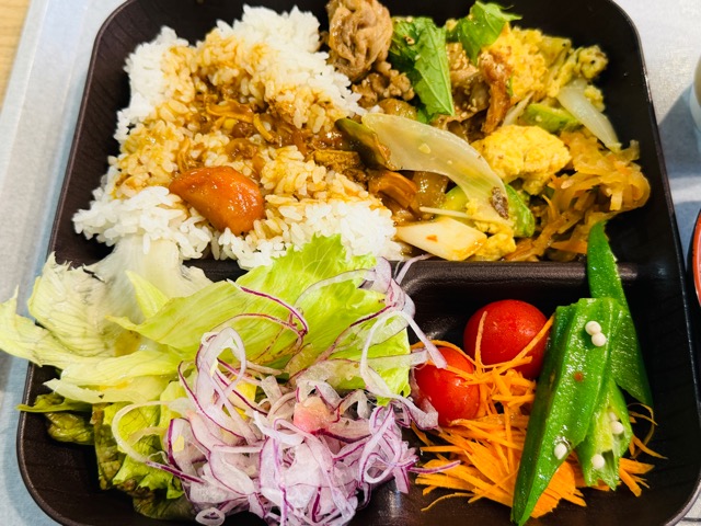 三鷹市市役所「コックテイル食堂」
