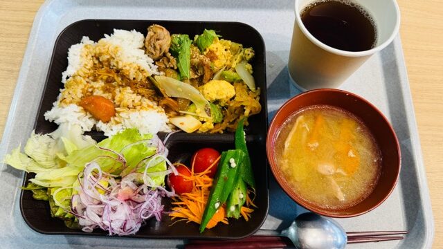 三鷹市市役所「コックテイル食堂」